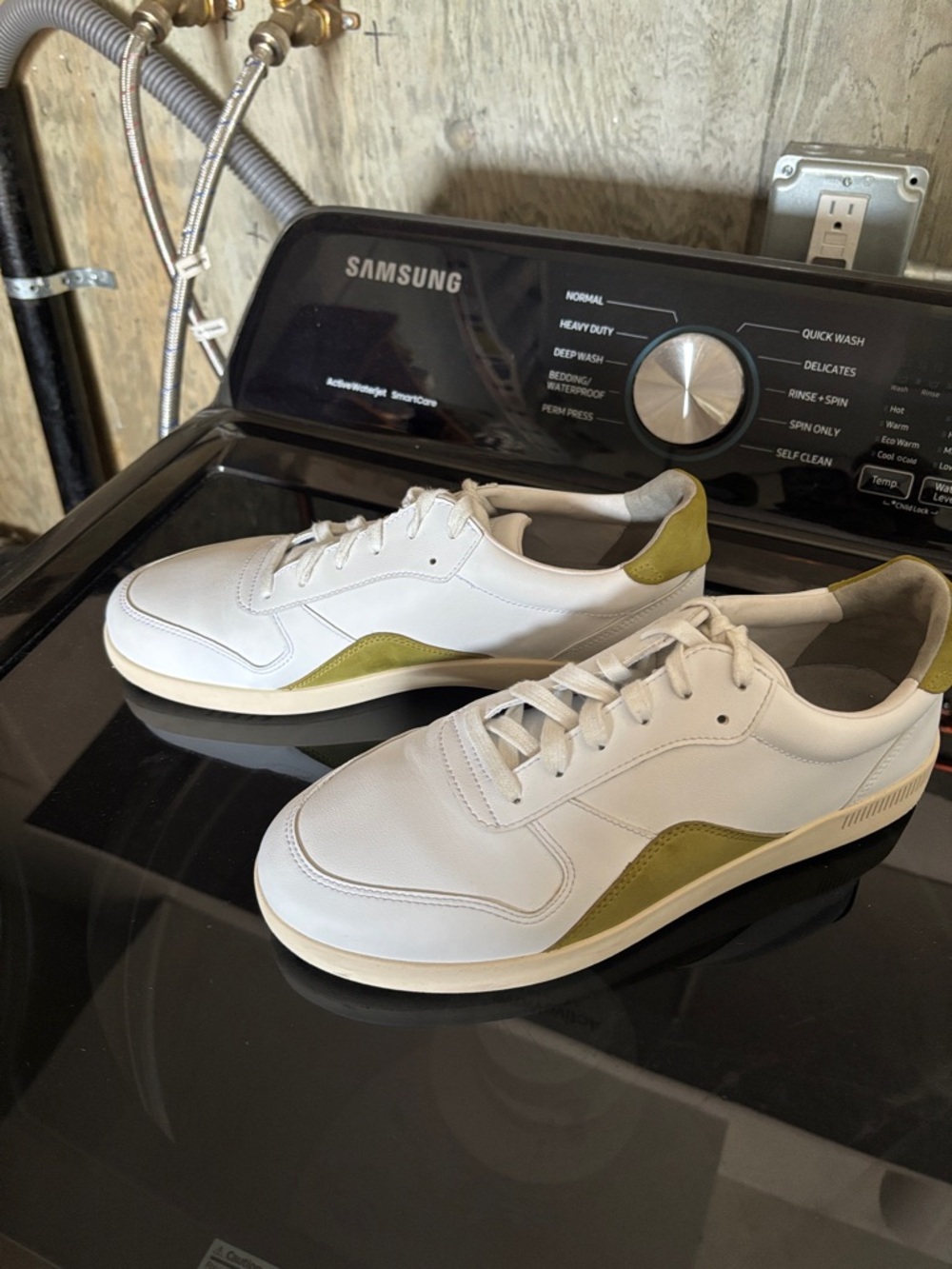 White Sneakers with Olive Accent - Women’s Everlane sneakers